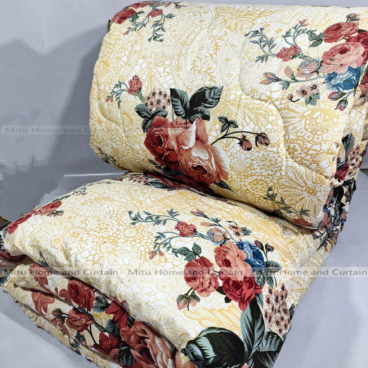 King Size Premium Cube Design Twill Cotton Fabric Winter Comforter, 7*7.5 ft / 84*90 in (Golden Flower)