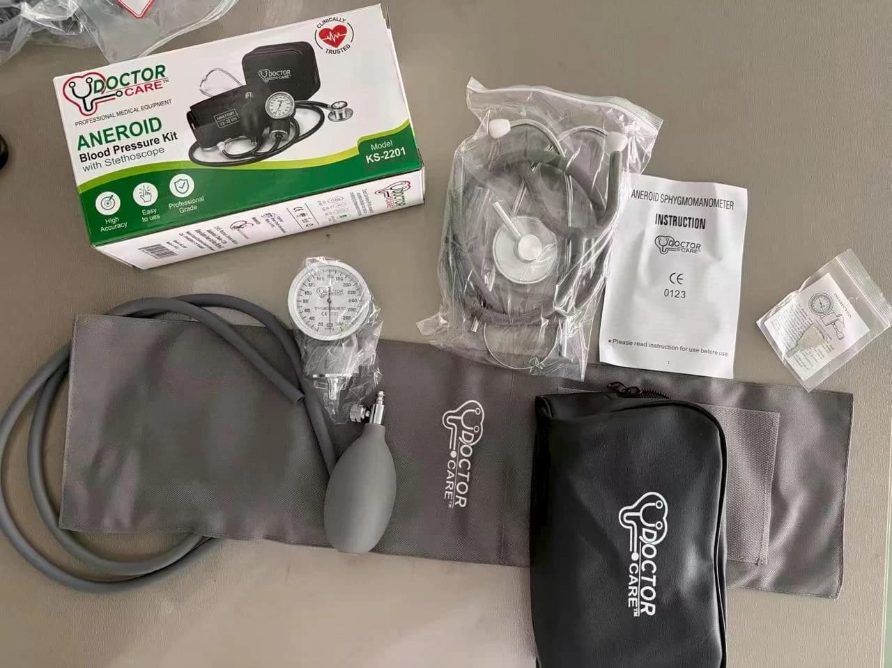 Doctor Care KS-2201 Professional Manual Analog Blood Pressure Machine Set