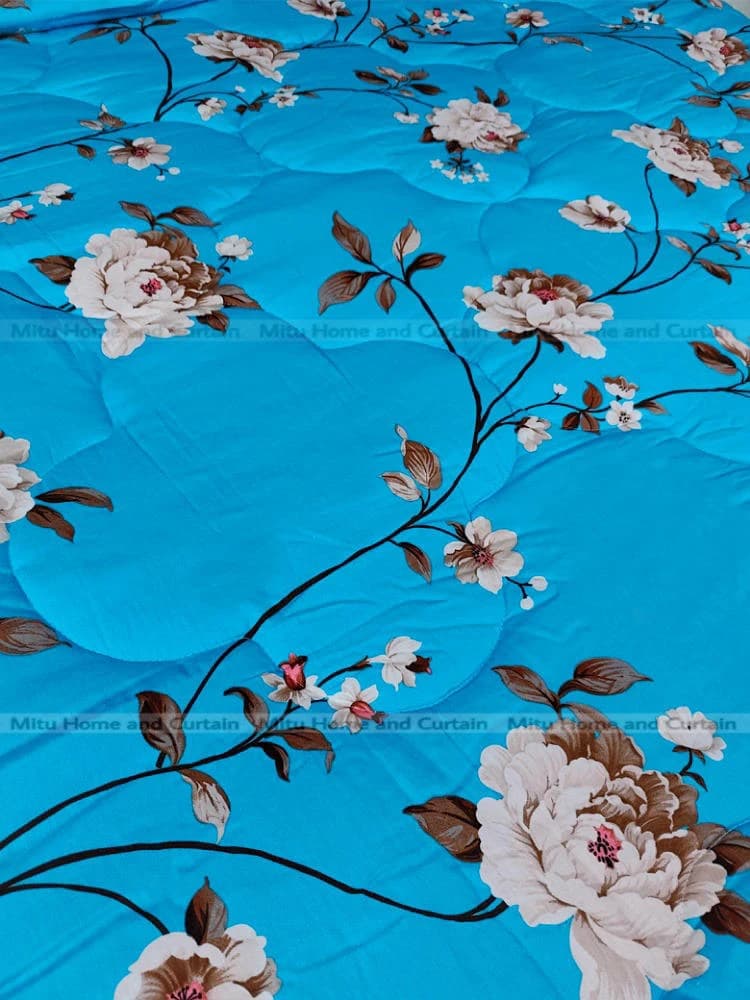 King Size Premium Cube Design Twill Cotton Fabric Winter Comforter, 7*7.5 ft / 84*90 in (Blue Flower)