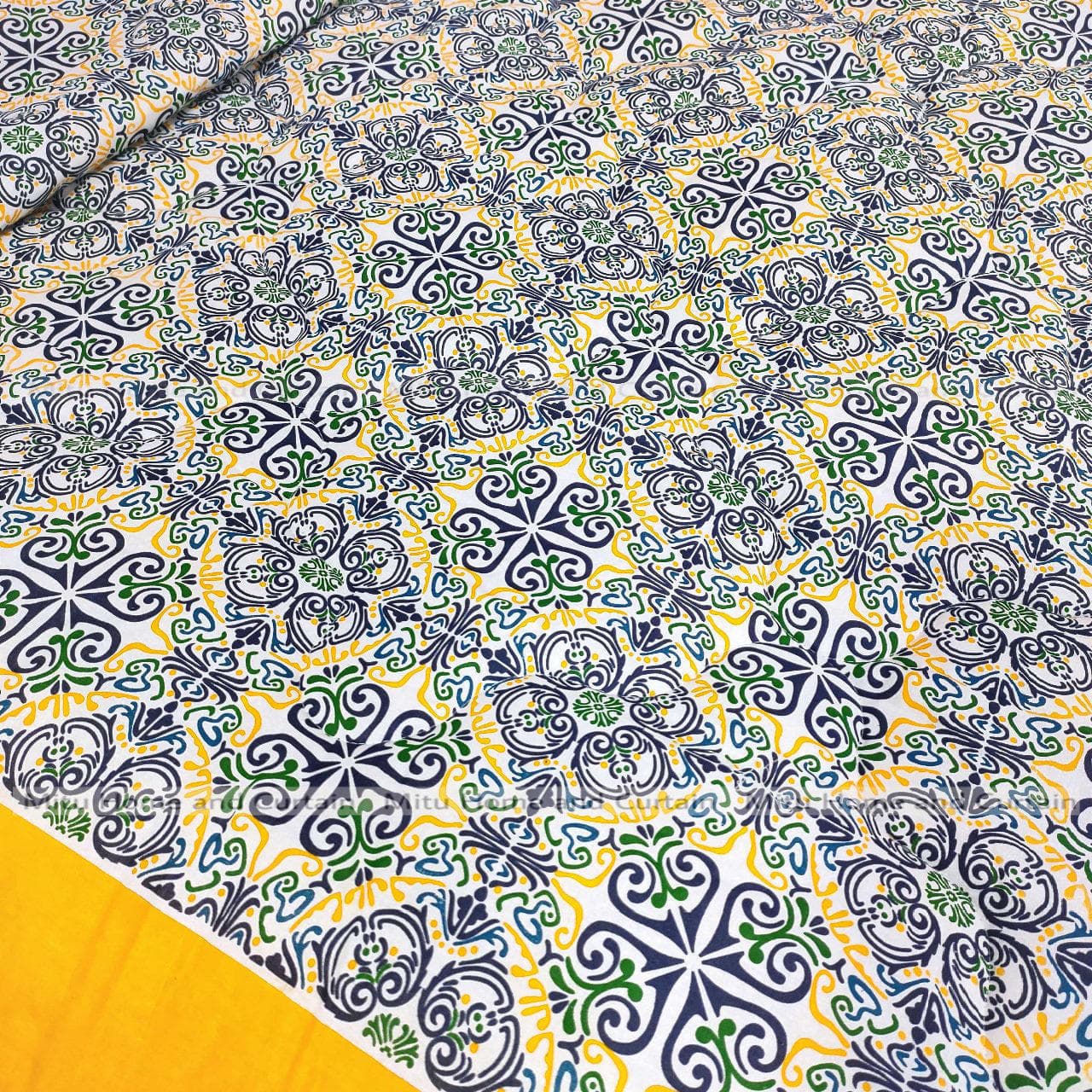 King Size Exclusive Cotton Fabric Winter Comforter with European Cube Design, 84*90 in / 7*7.5 ft (Yellow Pattern Art)