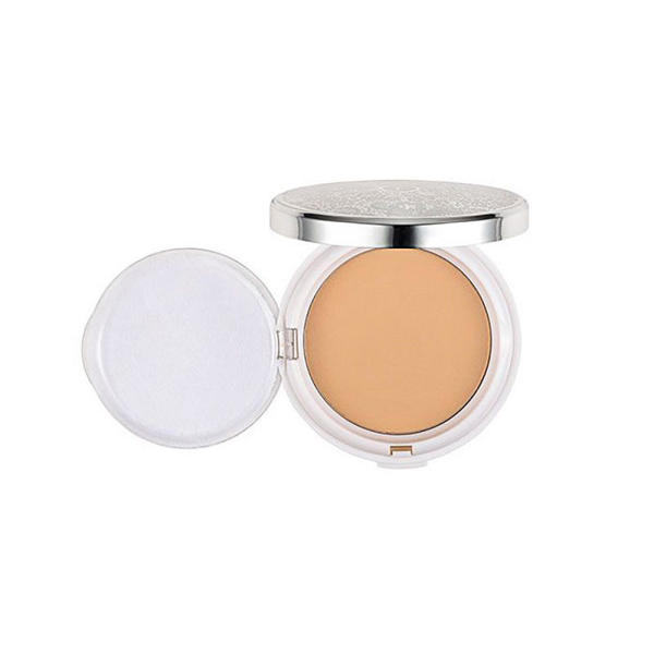 Picture of Satin Touch Compact Powder Flormar# 05: Soft Beige